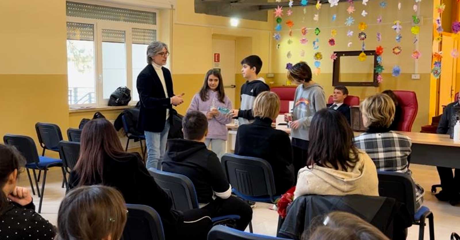 “Gli alunni dell’istituto Don Milani di Ariano Irpino vincono il premio Ora di Futuro per la loro idea di scuola del futuro”
